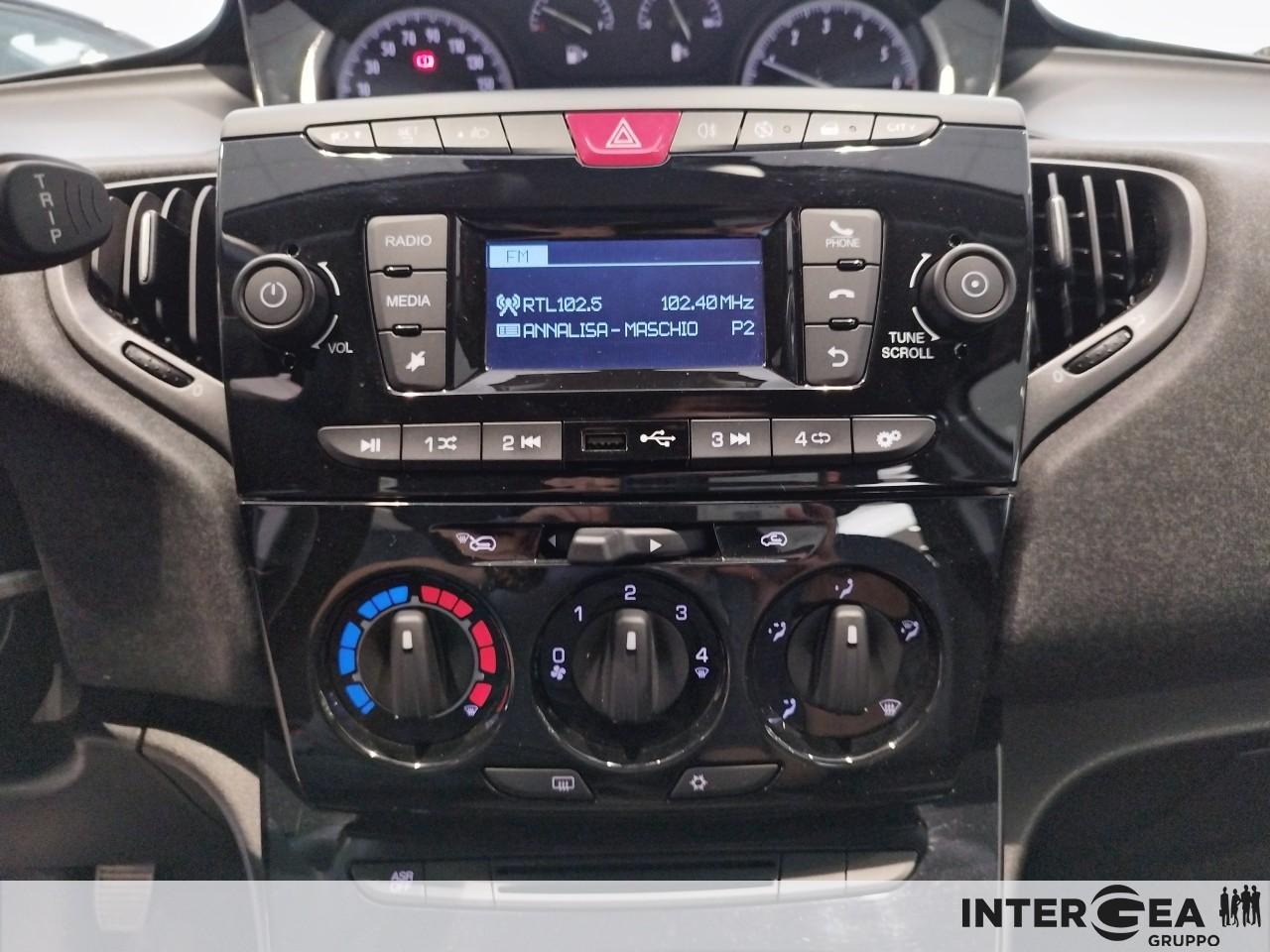LANCIA Ypsilon 1.0 firefly hybrid Silver s&s 70cv
