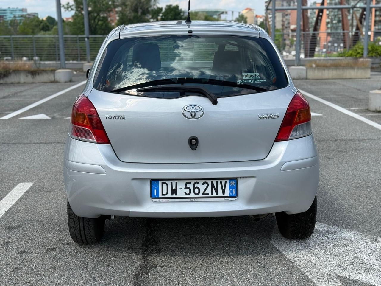 Toyota Yaris 1.0 5 porte Luxury pack