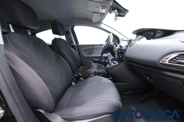 LANCIA Ypsilon 1.0 FIREFLY 5 PORTE S&S HYBRID GOLD FARI LED