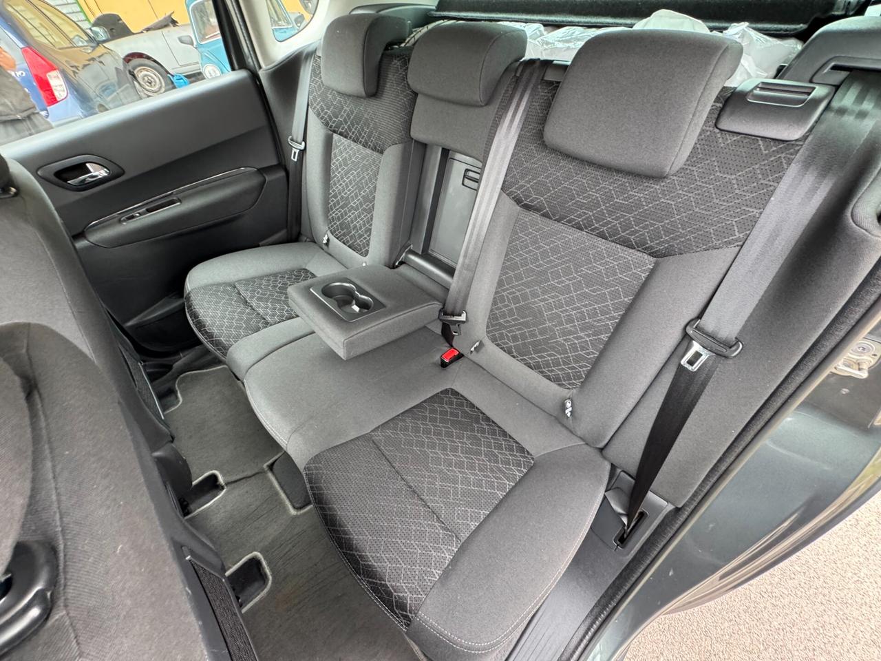 Peugeot 3008 1.6 HDi 115CV Access
