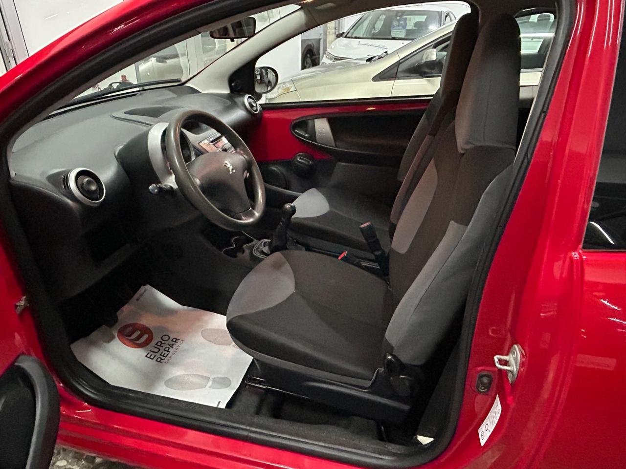 Peugeot 107 1.0 Benz Servosterzo A/C