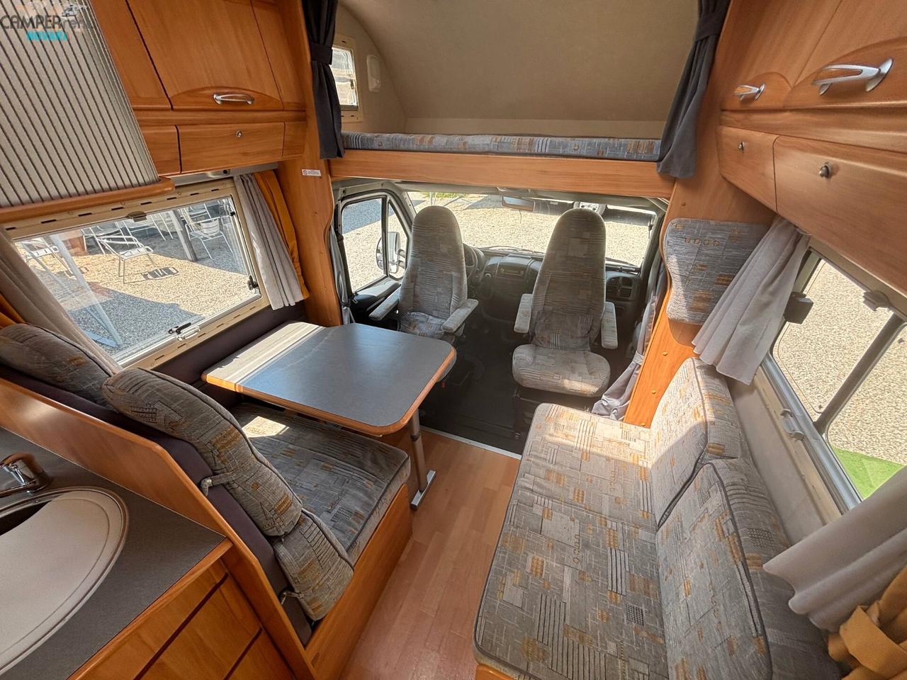 ADRIA ADRIATIK CORAL 680 SK - Mansardato con letti a castello in coda