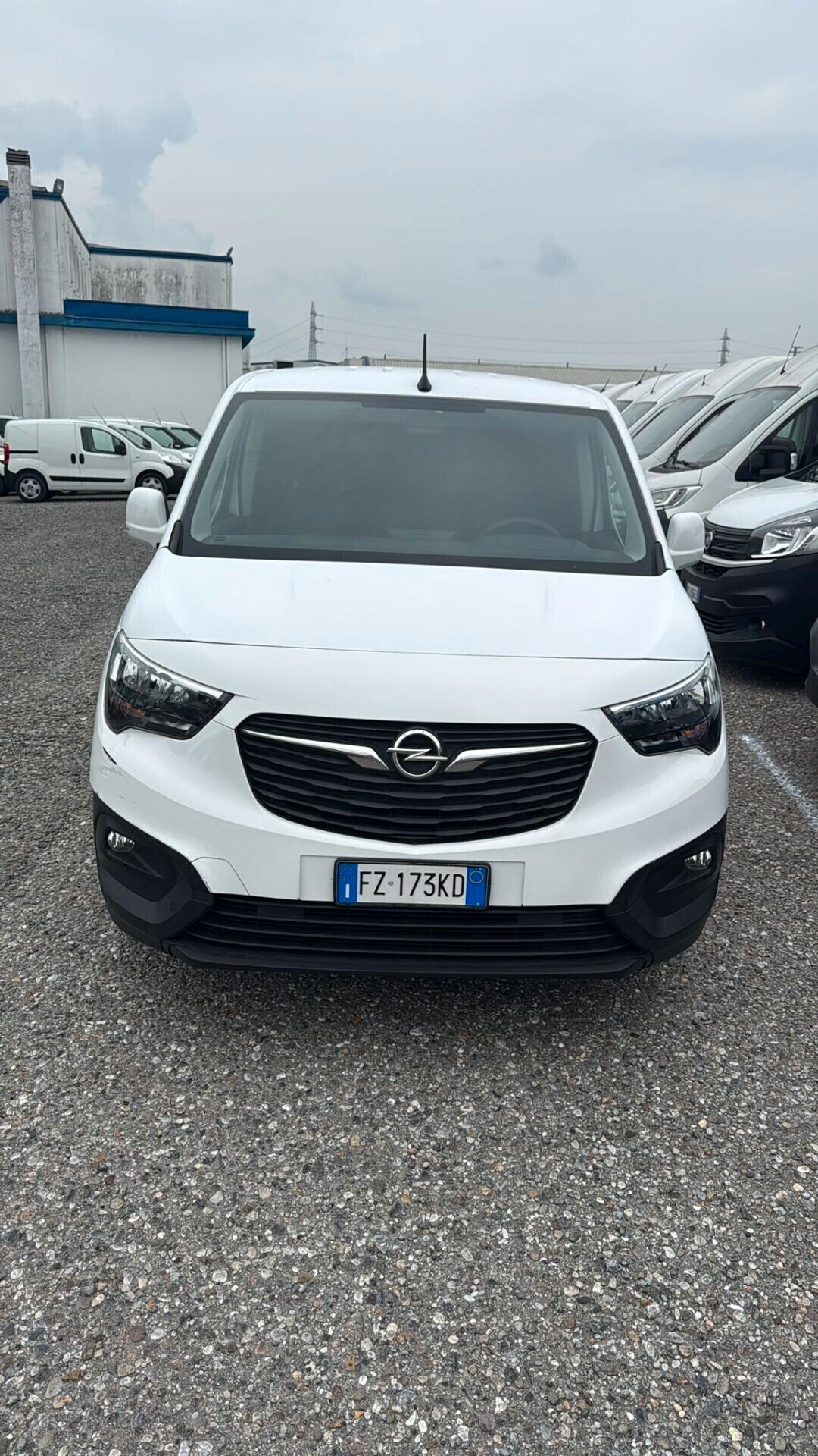 OPEL COMBO CON 3 POSTI EURO6D SUPER PREZZO!
