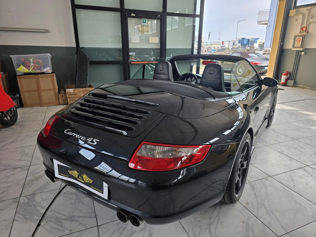 Porsche 911 Carrera 4S Cabriolet