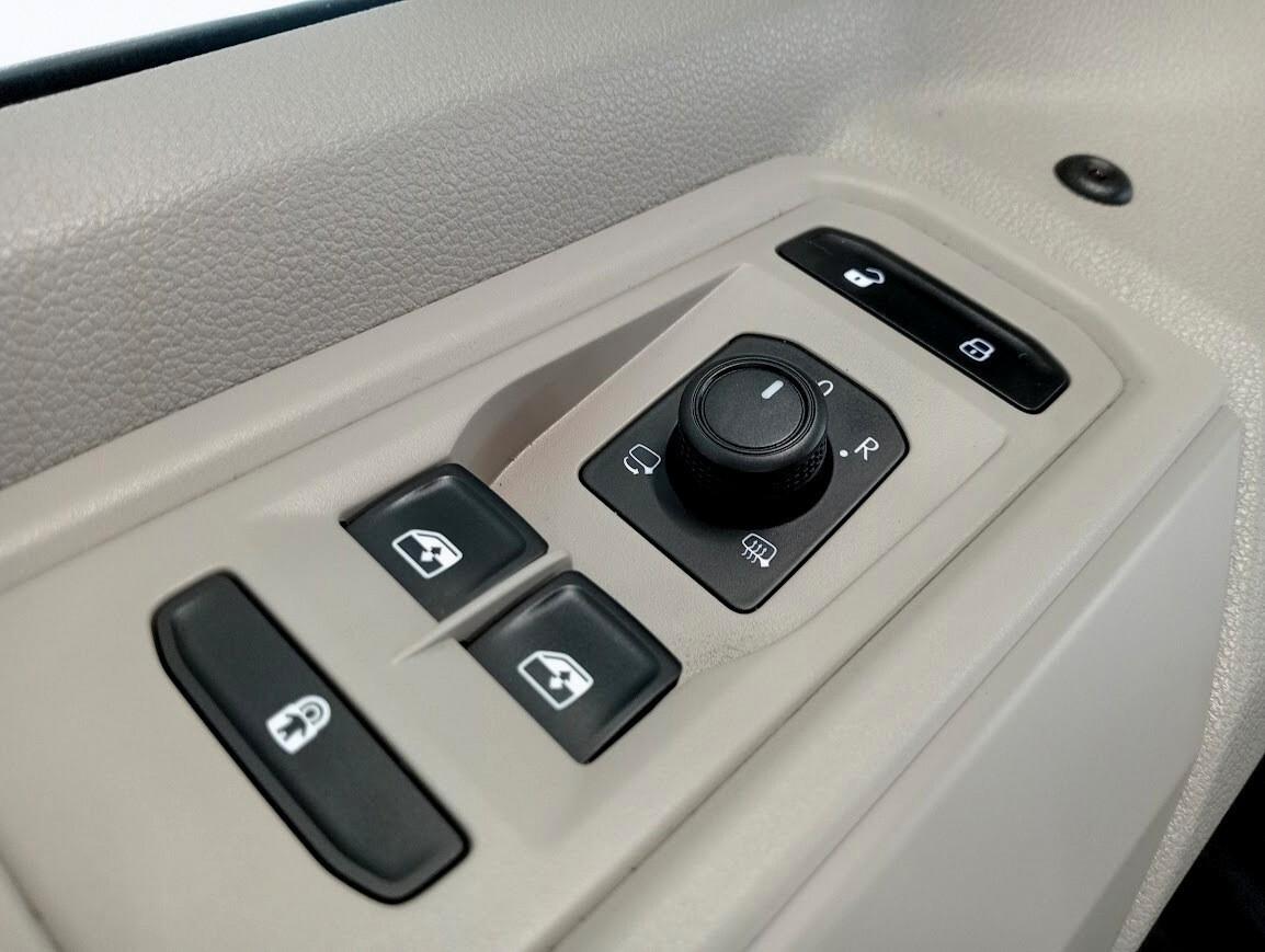 Volkswagen T7 Multivan 2.0 TDI DSG LED *VIS A VIS* CAMERA IVA INCLUSA