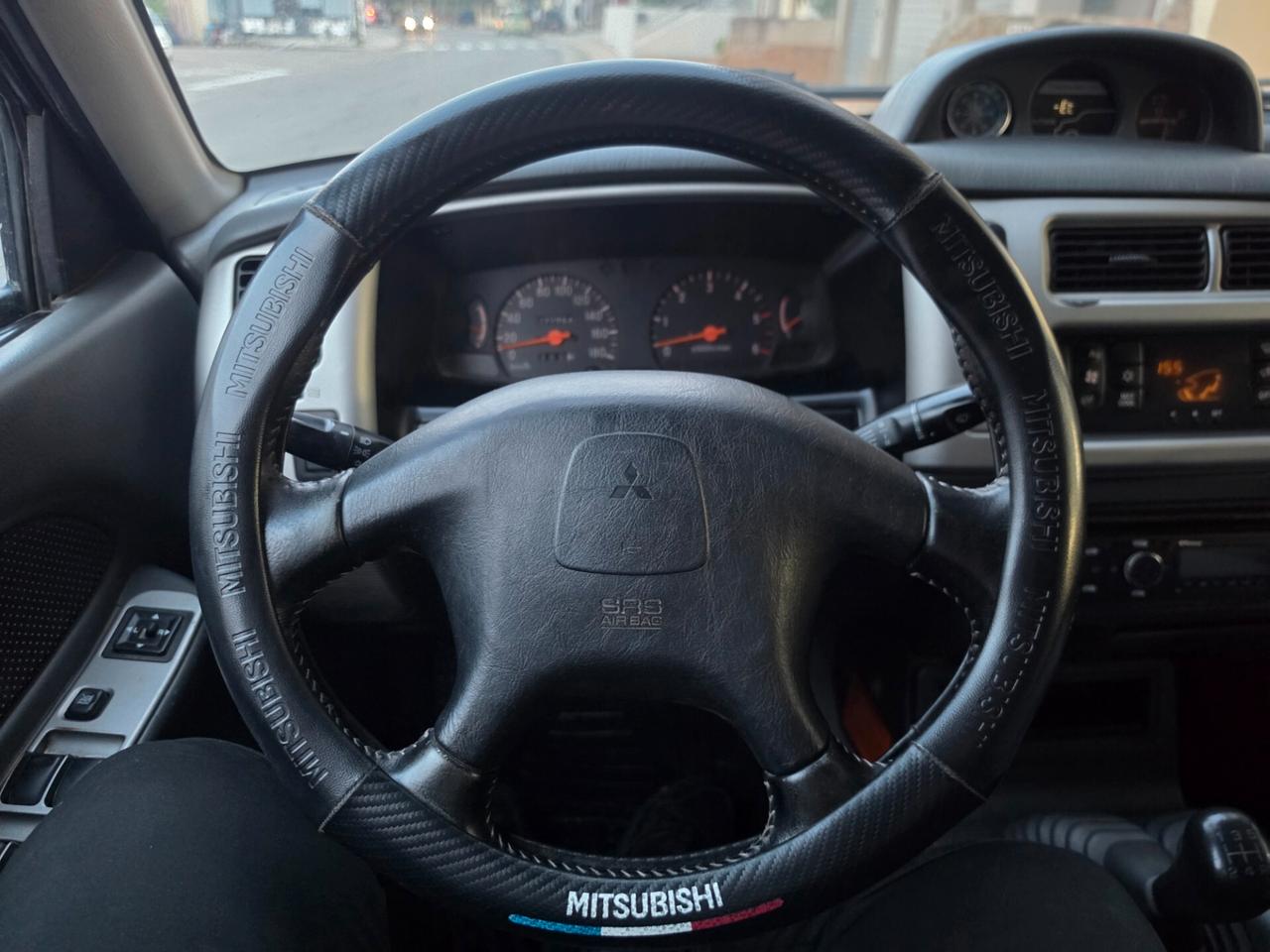 Mitsubishi L200 2.5 TD cat 4WD Double Cab Invite