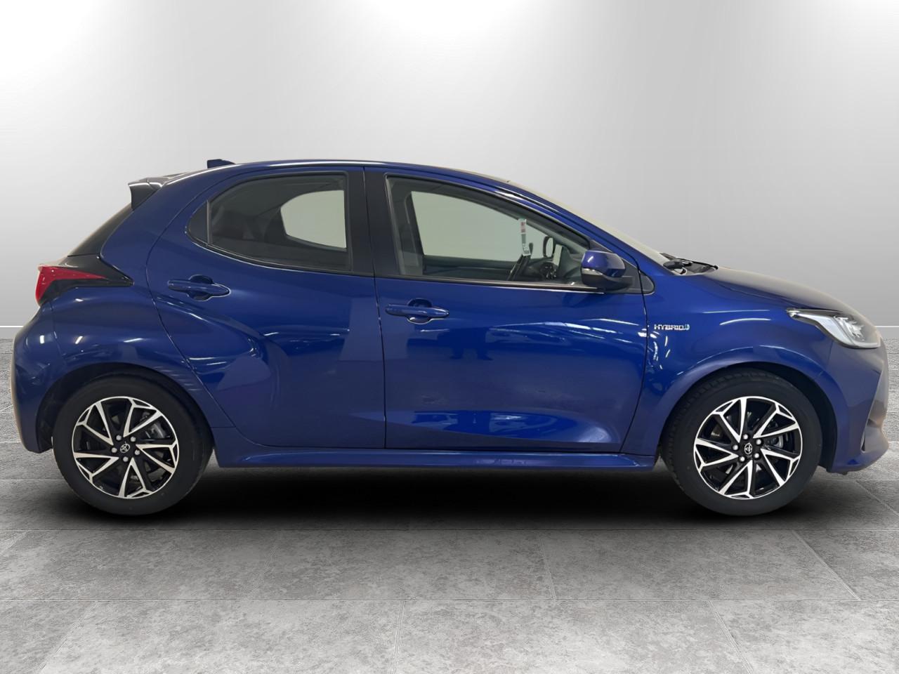 TOYOTA Yaris 1.5h Trend