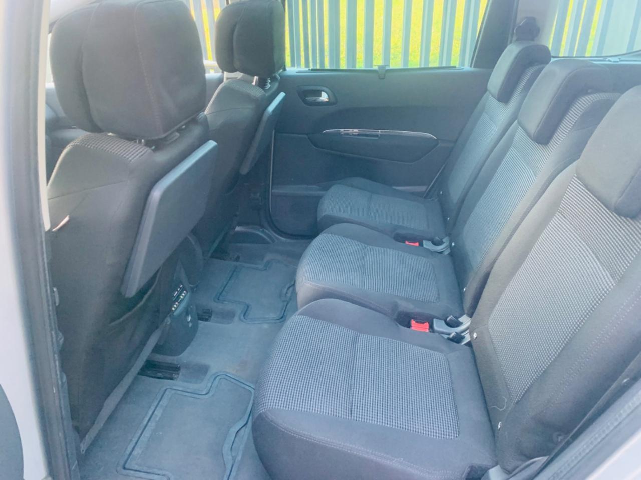 Peugeot 5008 1.6 HDi 110CV Féline 7 posti