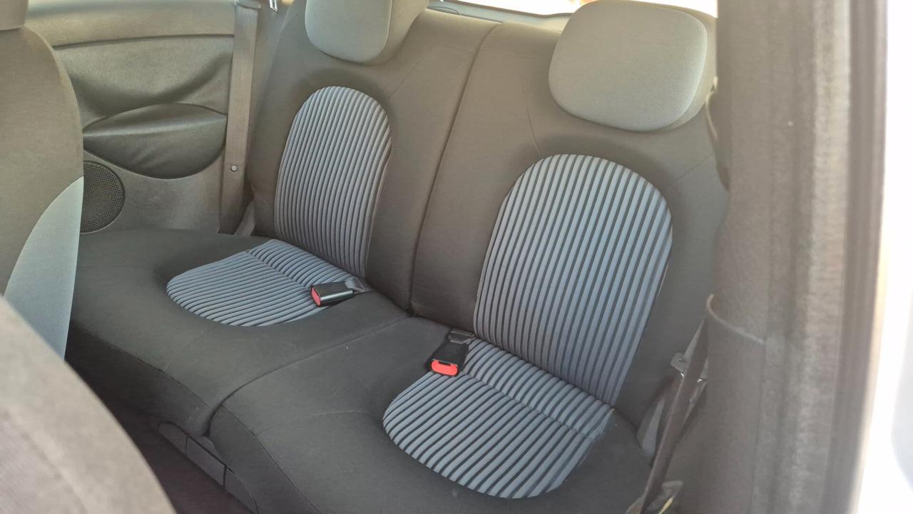 Lancia Ypsilon 1.3 MJT 75 CV Oro