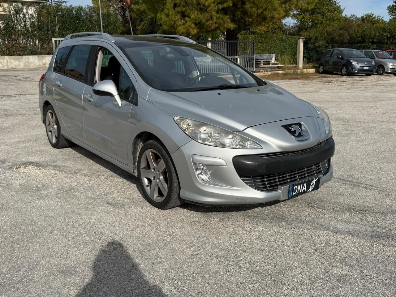 Peugeot 308 sw 1.6 HDi tetto panoramico NEOPATENTATO