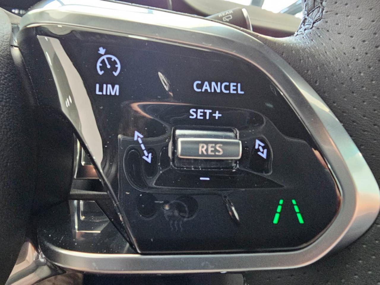 Jaguar E-Pace R-Dynamic SE Navi Camera Tetto C.20" LED BlackPack