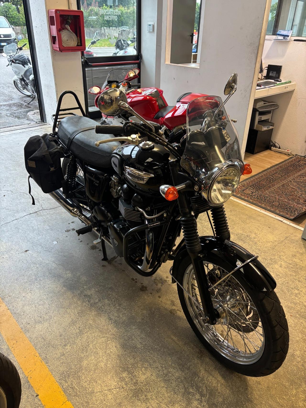 Triumph Bonneville T100
