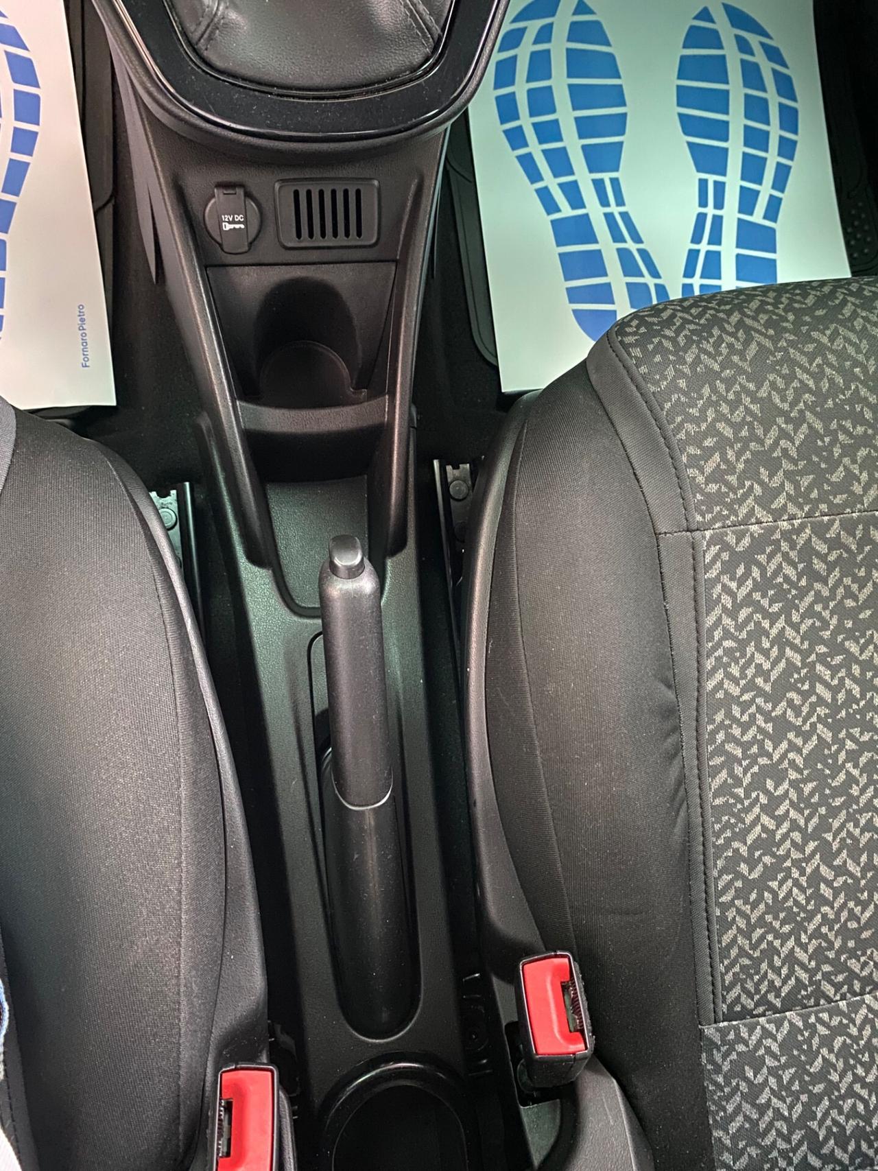 Lancia Ypsilon Hybrid Firefly