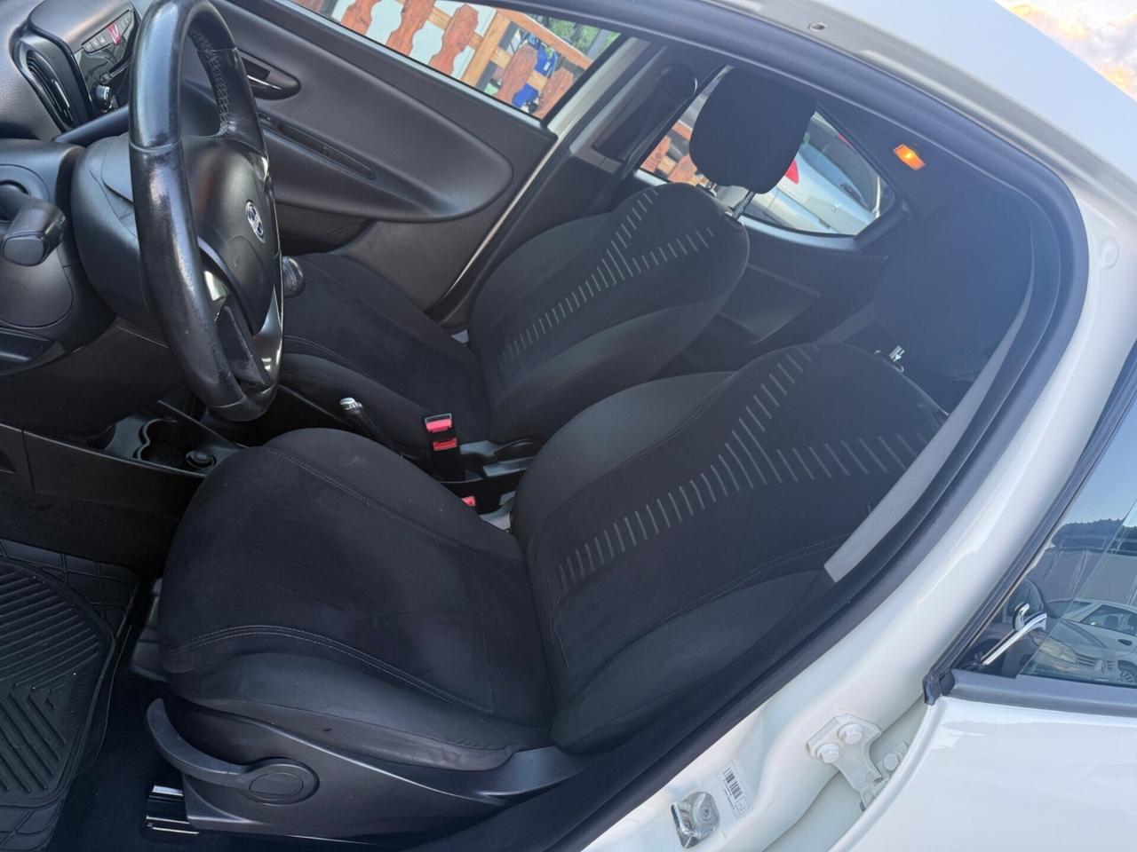 Lancia Ypsilon 1.3 MJT 16V 95 CV 5 porte S&S Gold