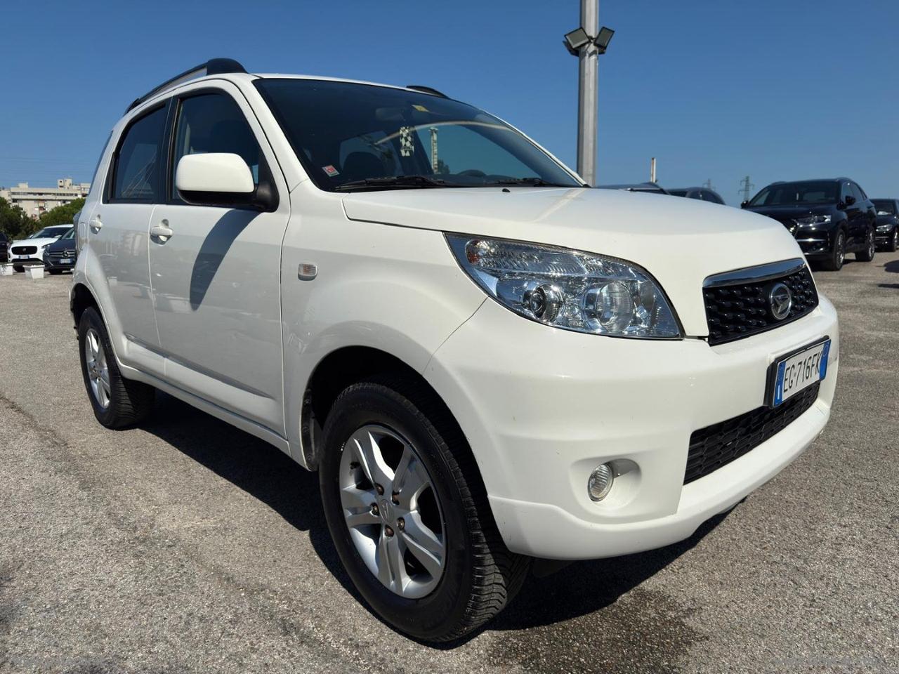 DAIHATSU Terios 1.5 2WD B You Five Think Pink