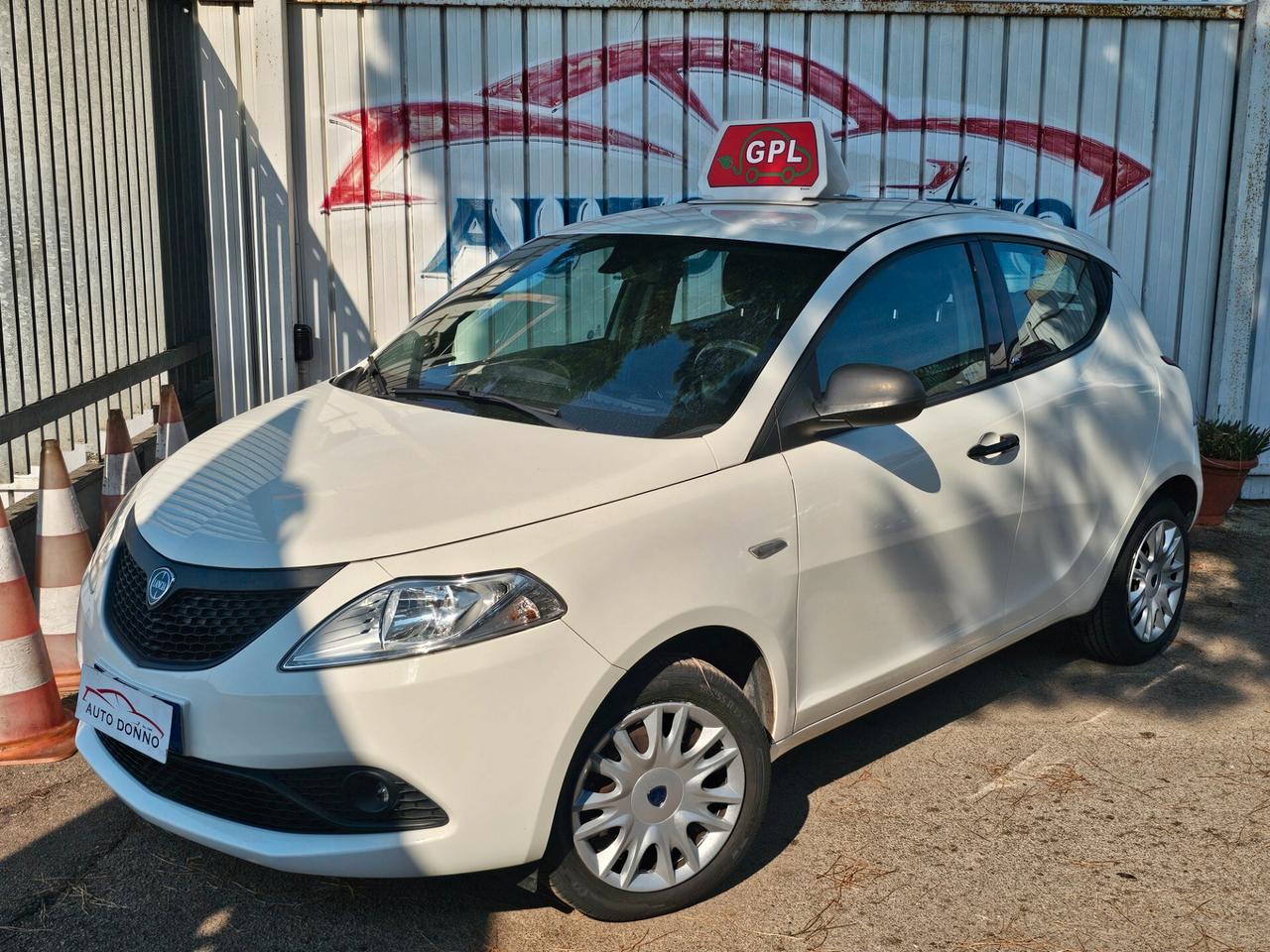 Lancia Ypsilon 1.2 GPL Ecochic Elefantino Blu 5P
