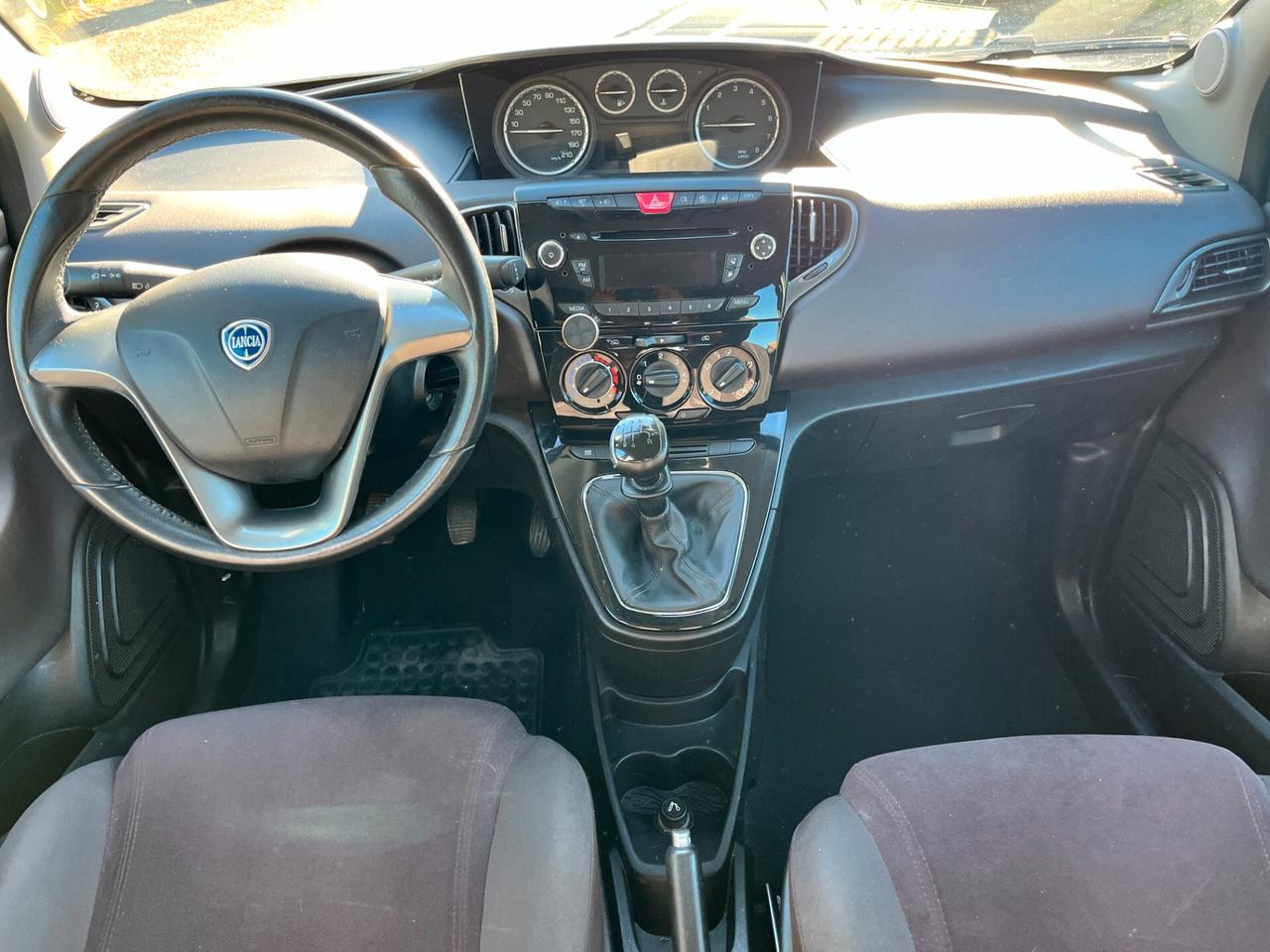 Lancia Ypsilon 1.2 69 CV 5 porte S&S Silver