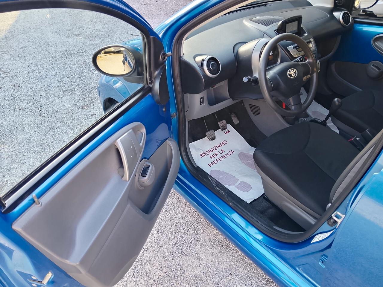 Toyota Aygo 1.0 12V VVT-i 5 porte Now 2011