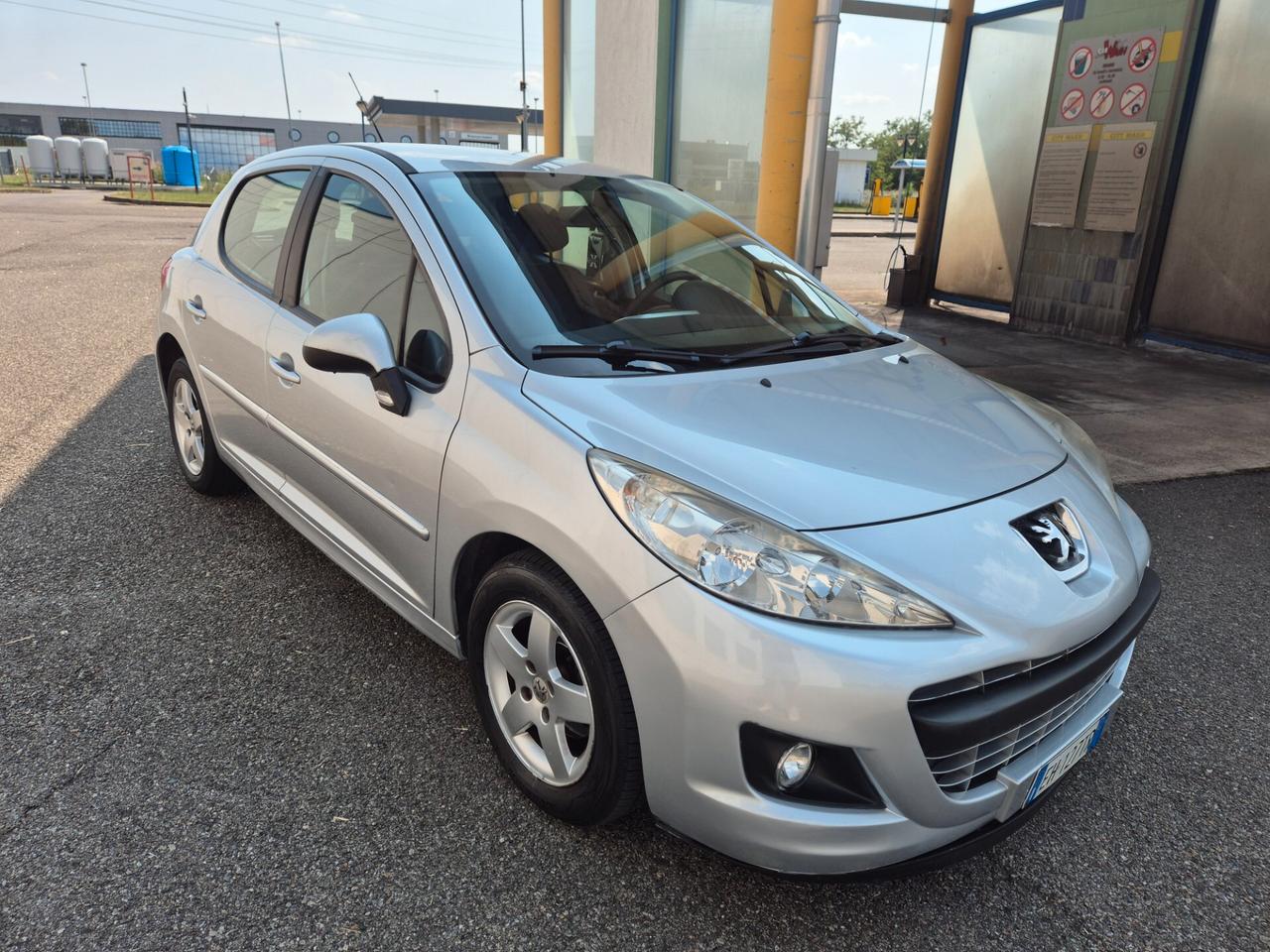 Peugeot 207 1.4 8V 75CV 5p EURO 5