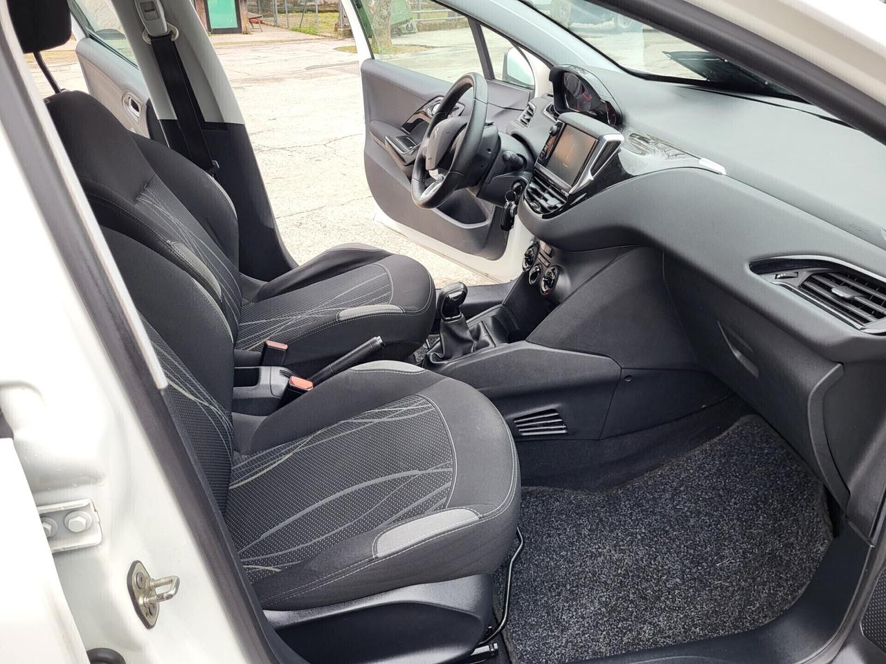 PEUGEOT 208 1,4 HDI-UNICO PROPRIETAR-4 REVISIONI