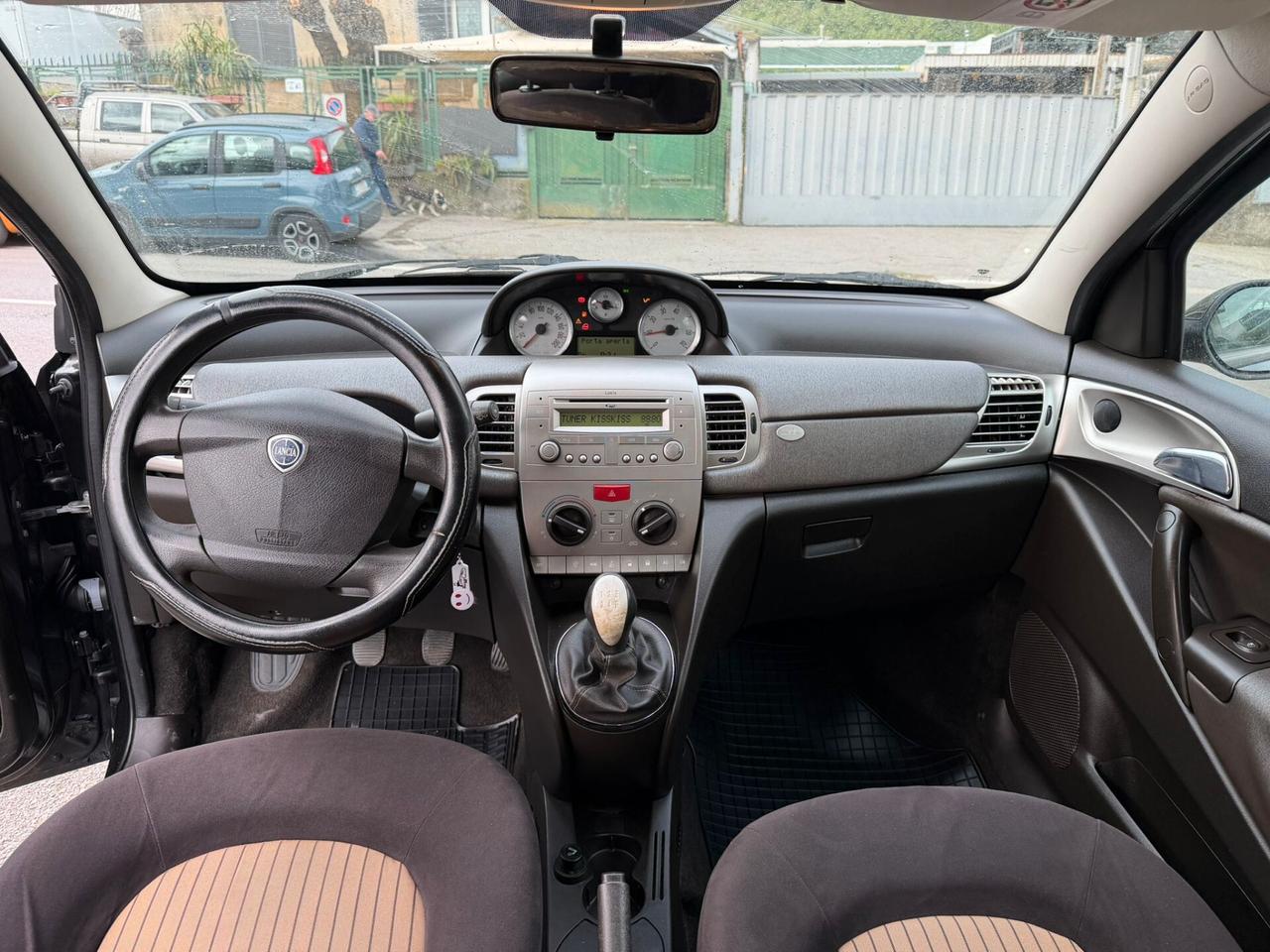 Lancia Ypsilon 1.3 MJT 75 CV Argento