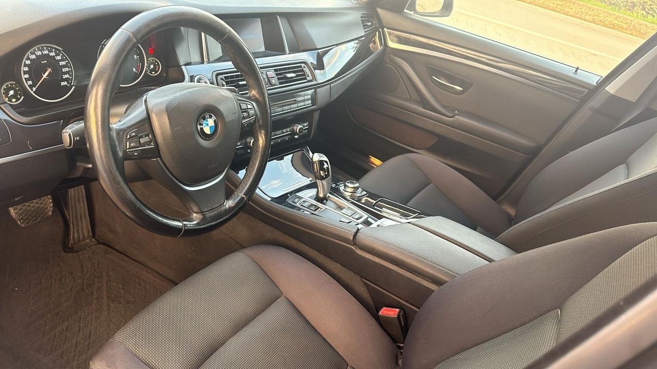 Bmw 520d Business aut. 190 Cv - 2015