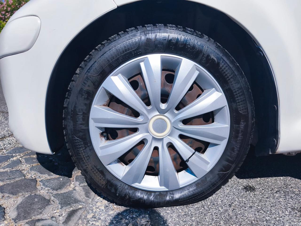 Toyota Aygo 1.0 12V VVT-i 3 porte Now Connect