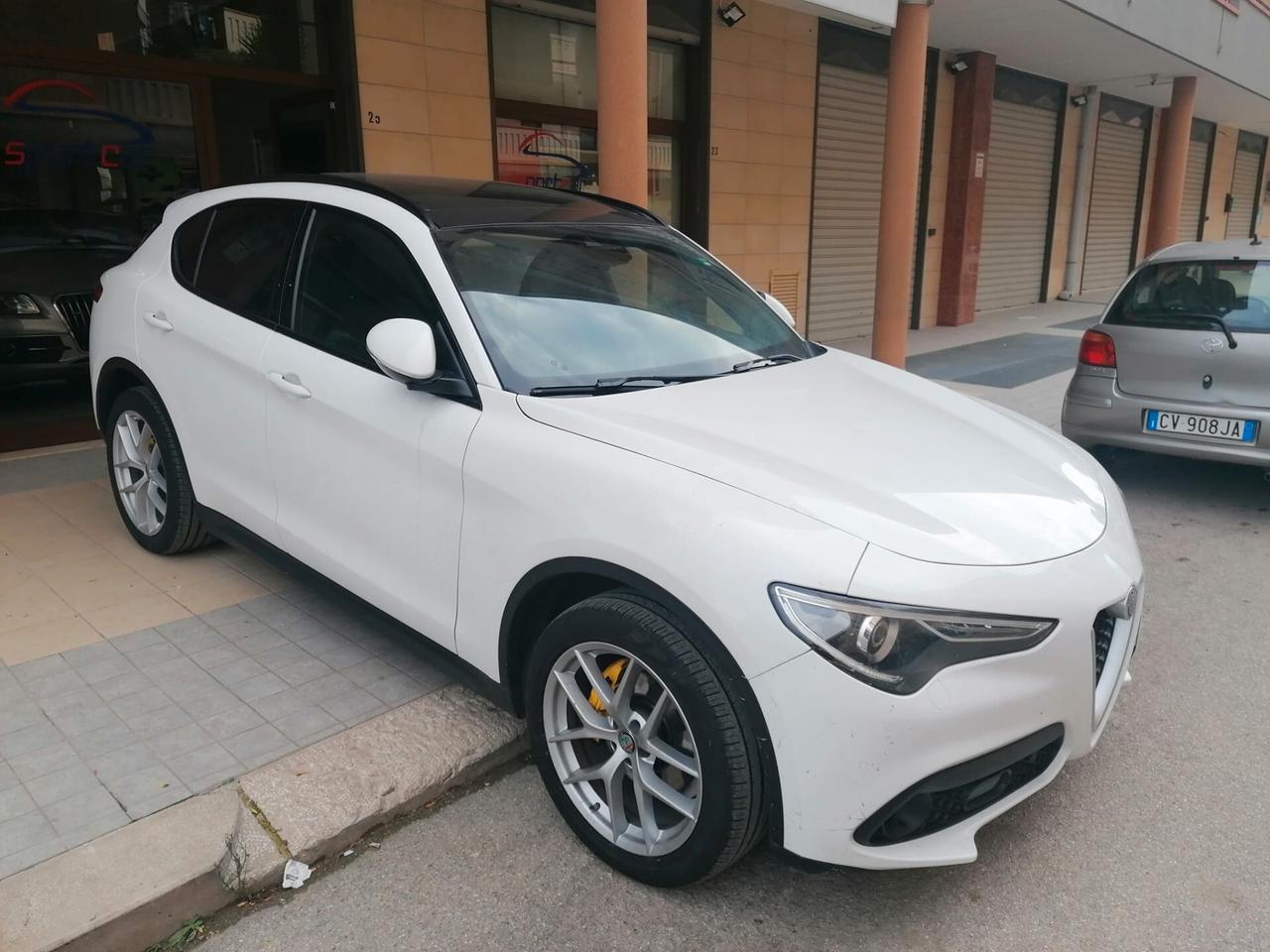 Alfa Romeo Stelvio 2.2 Turbodiesel 210 CV AT8 Q4 Executive TETTO NAVY PELLE H/K 20'