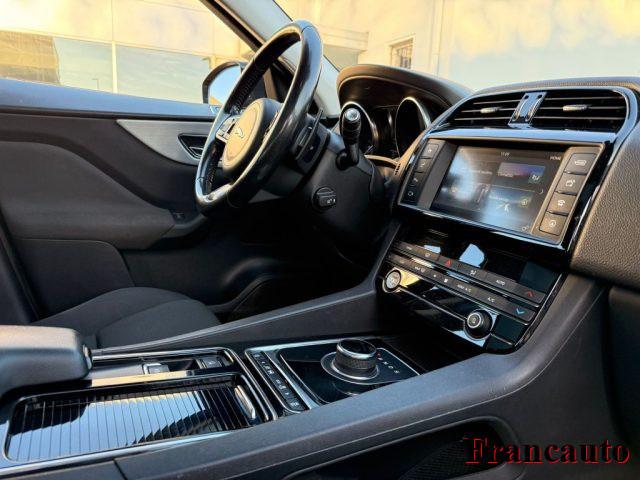 JAGUAR F-Pace 2.0 D 180 CV aut. Portfolio
