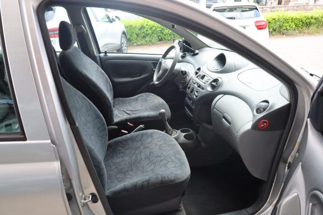 TOYOTA Yaris 1.0i 16V 5 Porte Sol Ideale per NEOPATENTATI