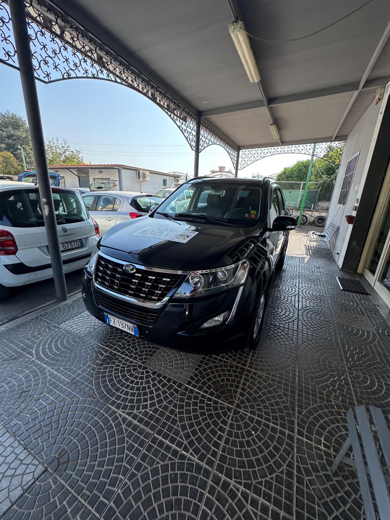 Mahindra XUV500 2.2 16V AWD W10