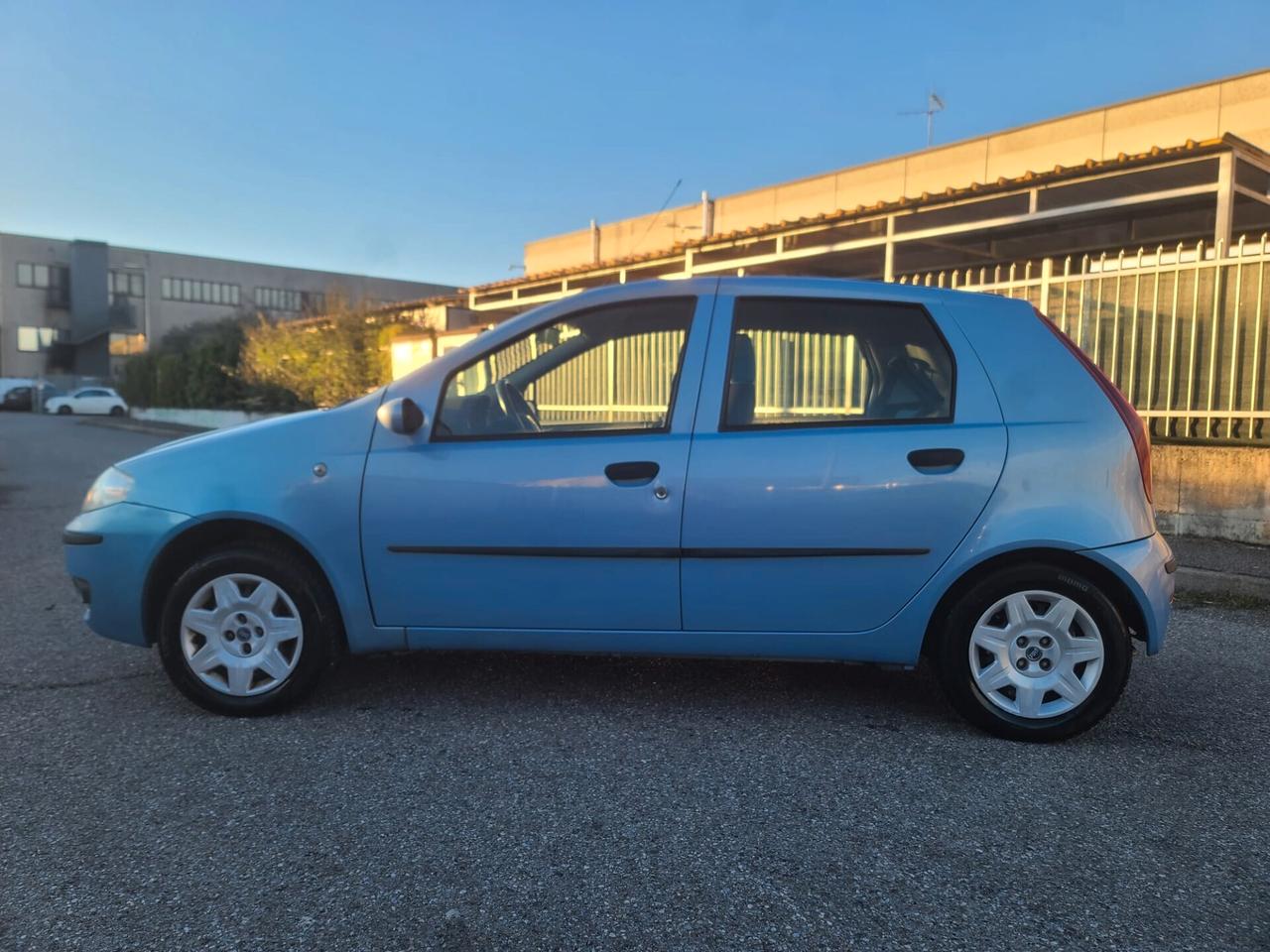 Fiat Punto 1.200 BENZ 5P X NEOPATENTATI