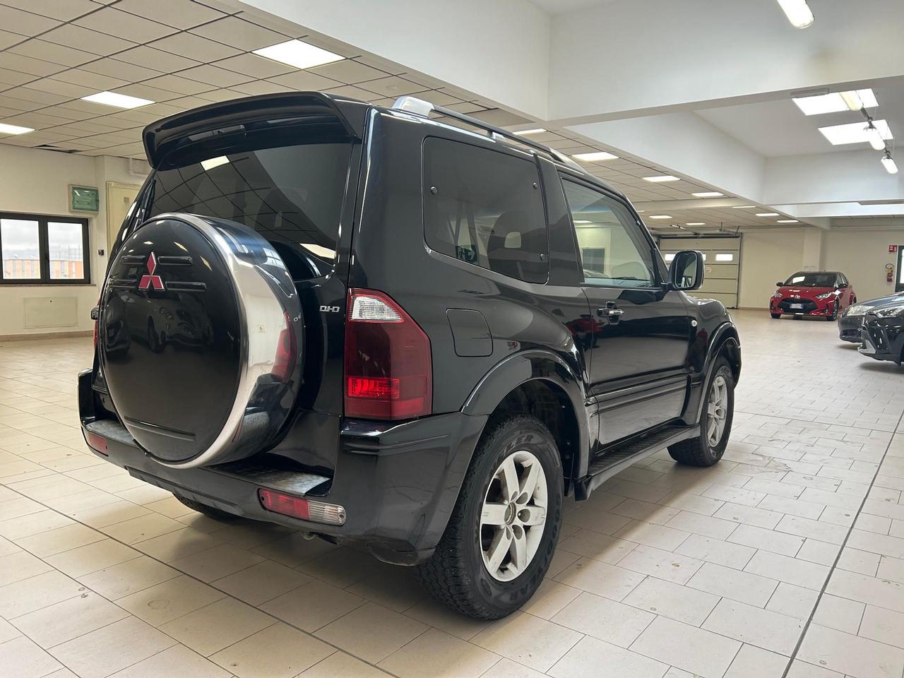 Mitsubishi Pajero 3p 3.2 tdi 16v di-d Invite
