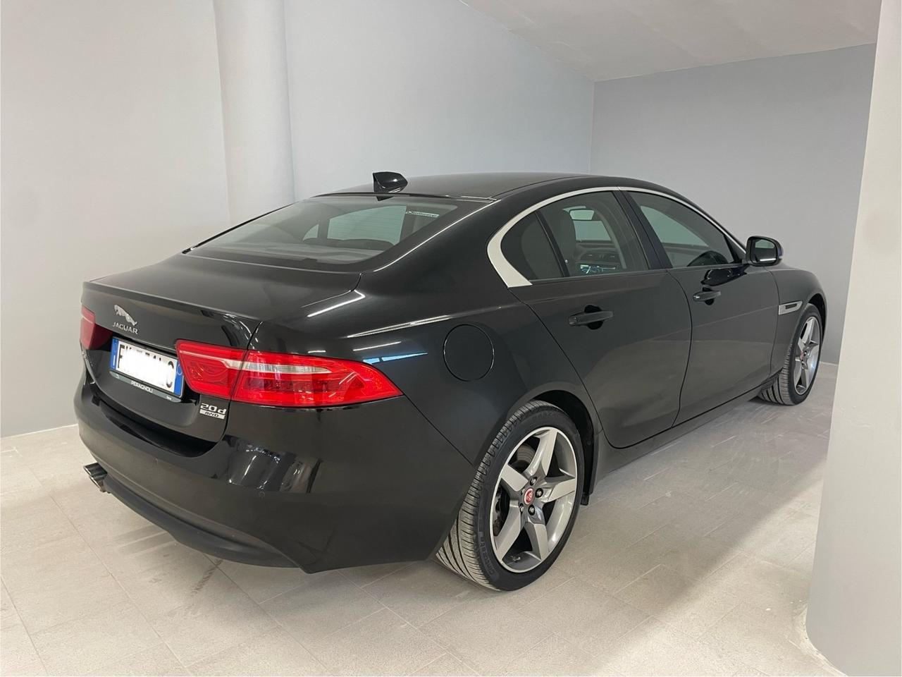 Jaguar XE 2.0 D Turbo 180 CV AWD aut. R-Sport km 104.000