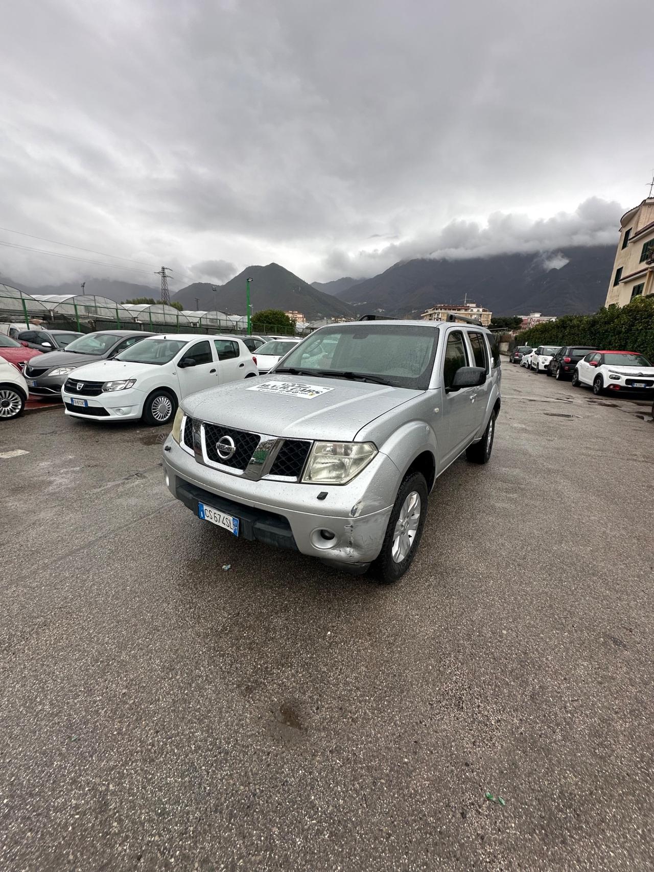 Nissan Pathfinder 2.5 dCi LE