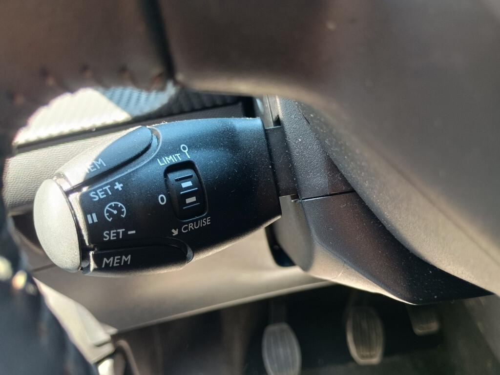 Peugeot 208 1.2 75cv Style
