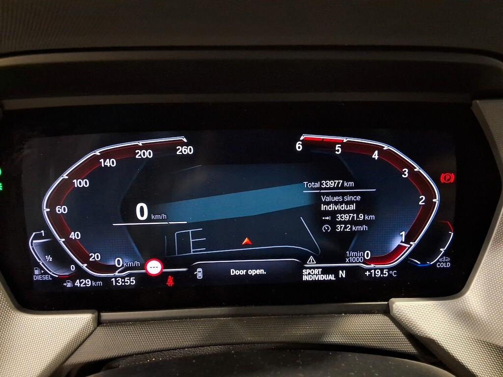 BMW 116D 115CV 6M. BUSINESS ADVANTAGE ( FARI LED - BMW DIGITAL COCKPIT - CRUISE - NAVI - MIRROR - PDC )
