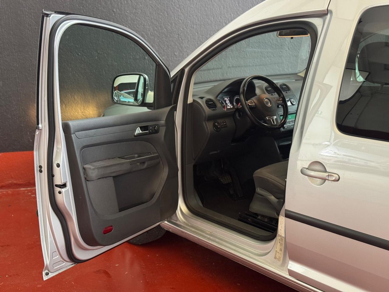 Volkswagen Caddy Maxi 7 posti 1.6 TDI 102 CV DSG 5p. Trendline