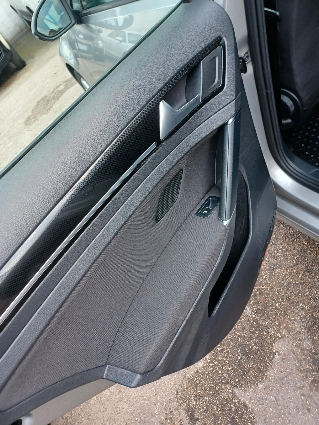 Volkswagen Golf 1.6 TDI DSG 5p. Highline 2016