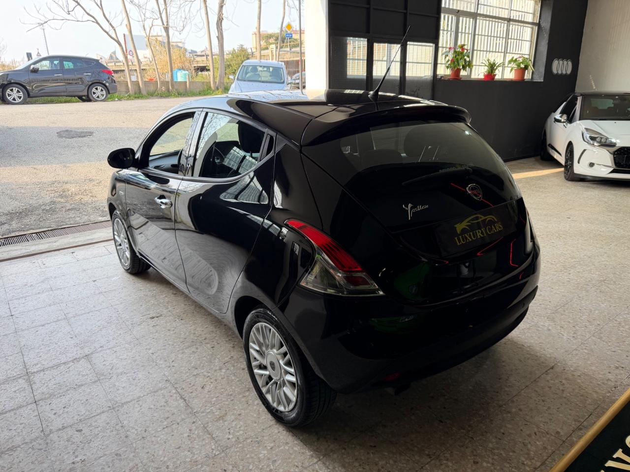 Lancia Ypsilon 1.2 69 CV 5 porte 2015