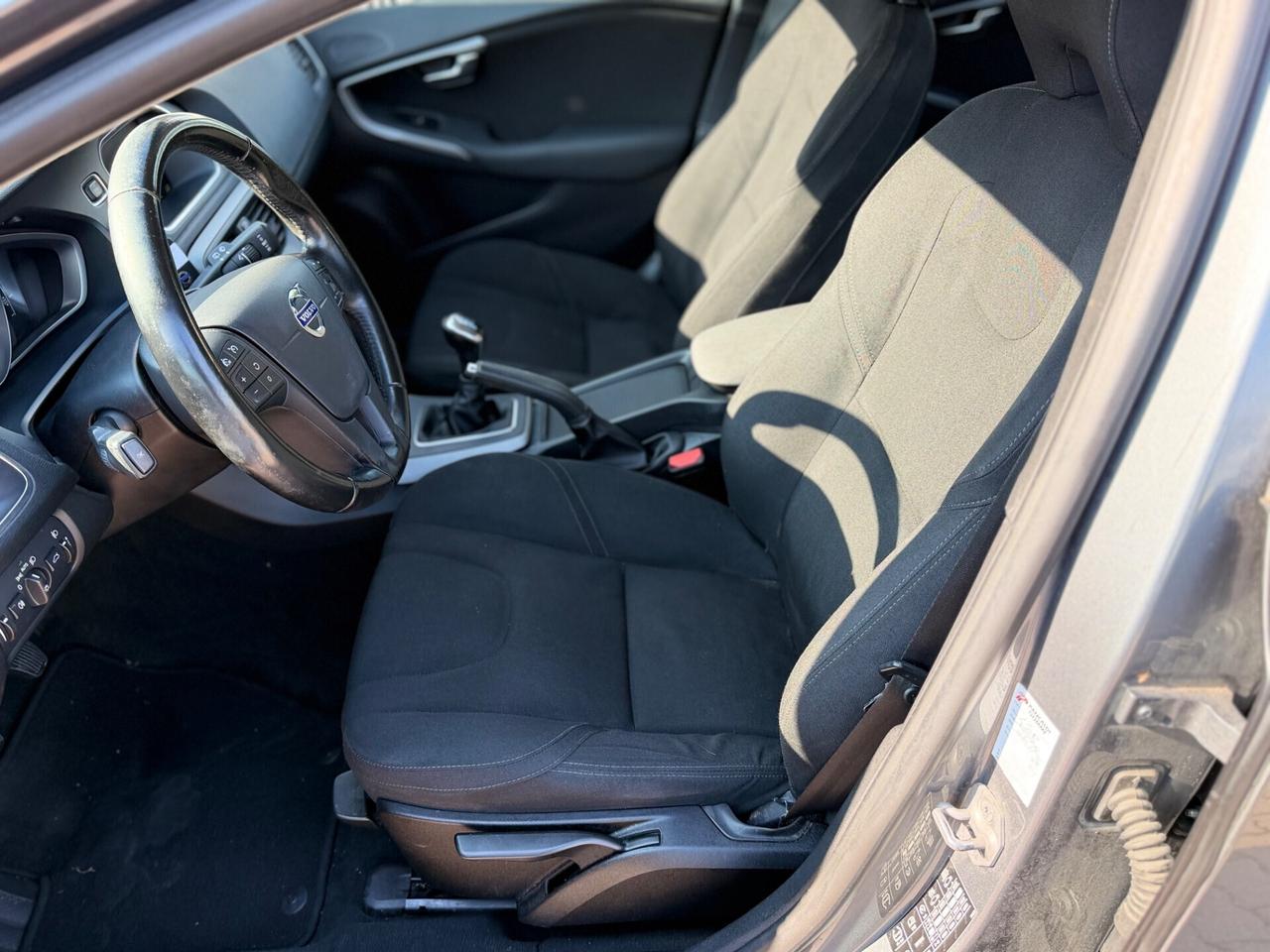 Volvo V40 D2 1.6 SUMMUM