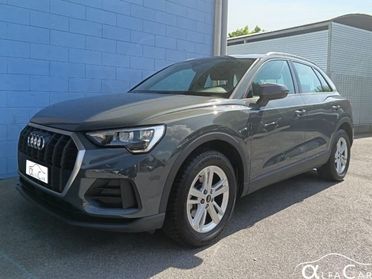 AUDI Q3 35 TFSI S tronic Business