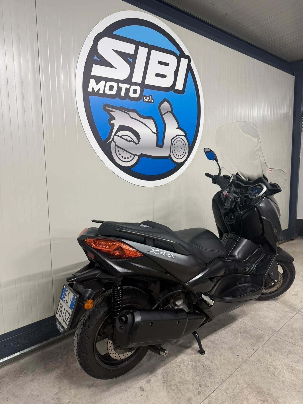 Yamaha X-Max 300