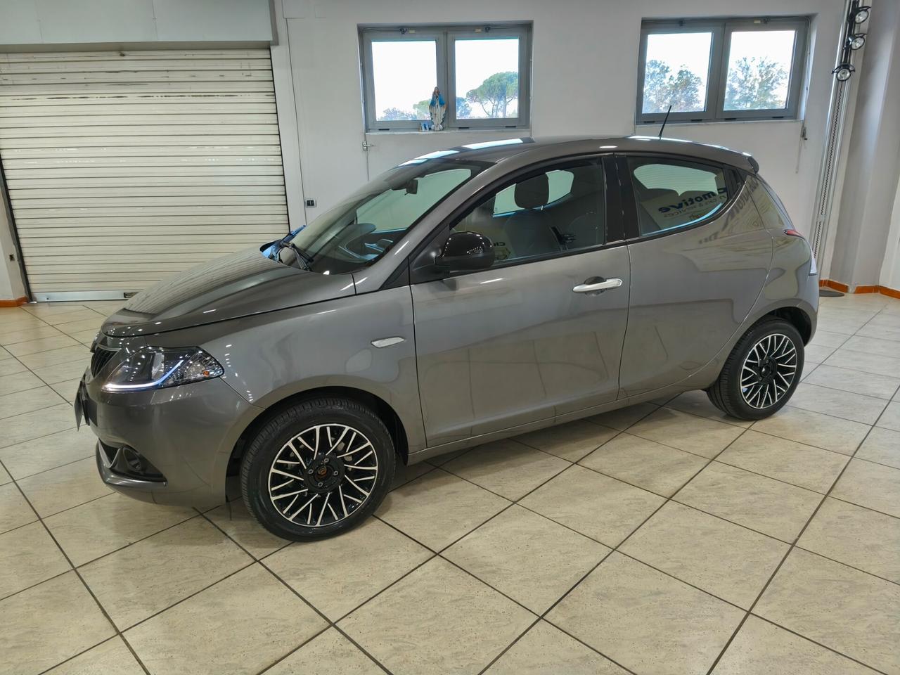 Lancia Ypsilon 1.0 FireFly 5 porte S&S Hybrid Gold Plus
