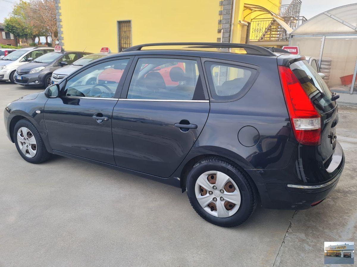 HYUNDAI i30 1.4 Benzina-52.000 Km-Neopatentati