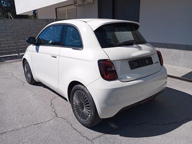 Fiat 500 Berlina Hybrid Icon