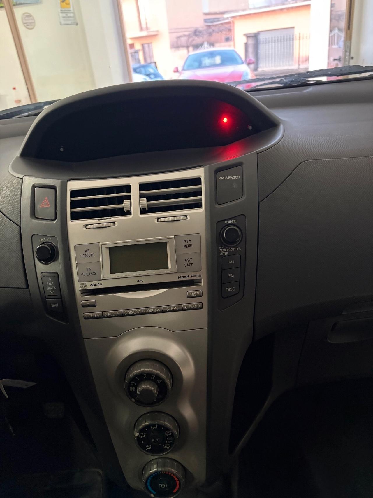 TOYOTA YARIS 1.0 69 CV 131.000 KM