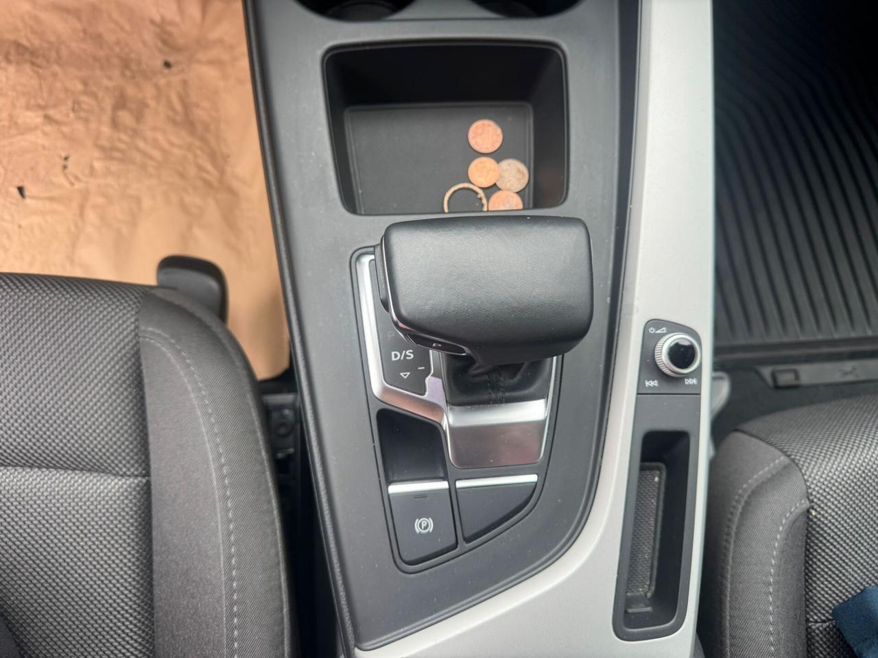Audi A4 40 TDI S tronic line edition
