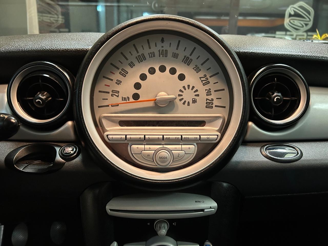 Mini One - 2009 1.4 16V 75 CV 153.000 KM