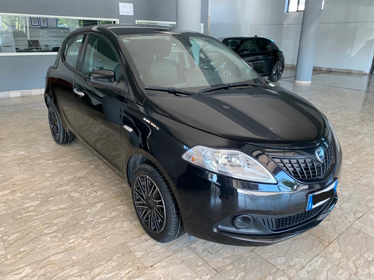 Lancia Ypsilon 1.0 FireFly 5 porte S&S Hybrid Silver Plus